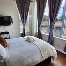 Image of the guest suite bedroom